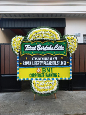 Papan Bunga Duka di Woyla Barat