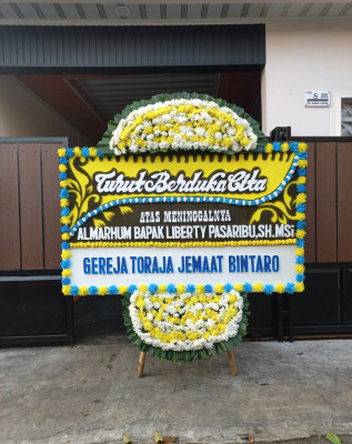Papan Bunga Duka di Woyla Barat