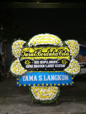 Papan Bunga Duka di Woyla Barat